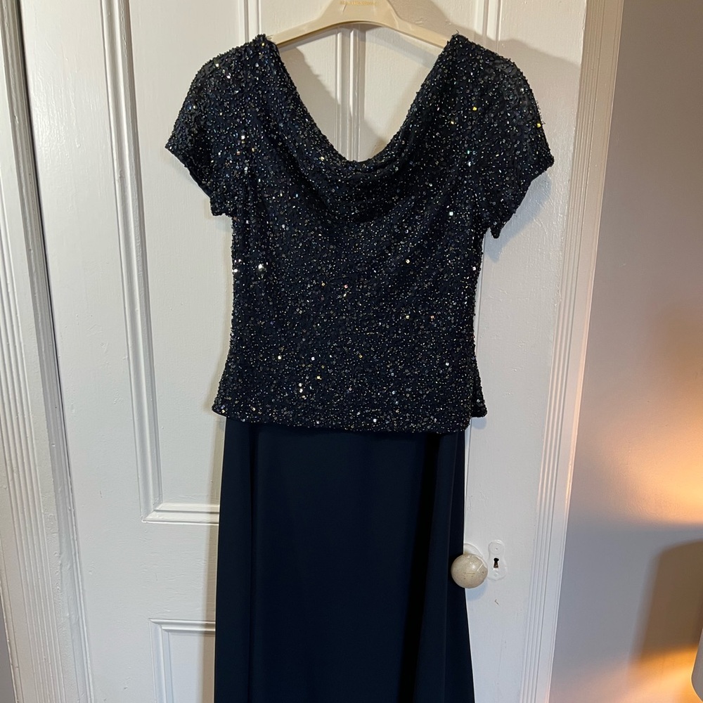 J Kara Navy Beaded Gown | Formal Evening or Mother of the Bride Dress (8P)